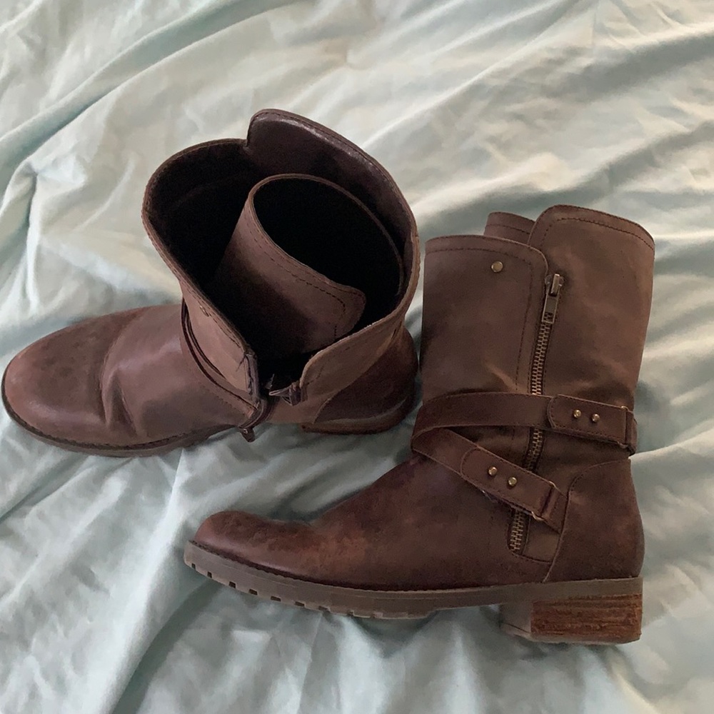 Brown boots